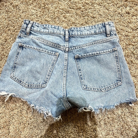 Size 2 Zara shorts - Picture 2 of 3